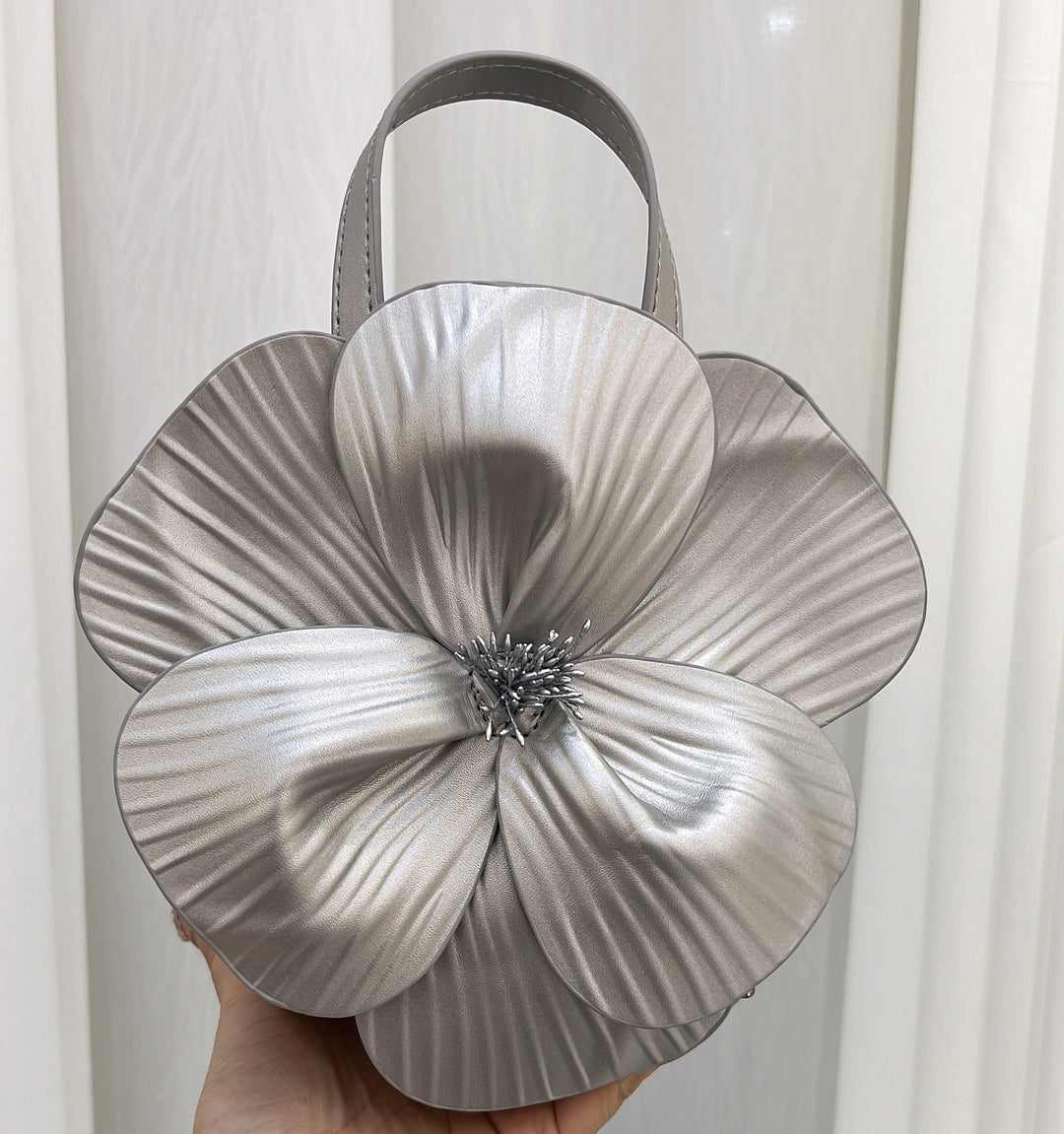 Elegant 3D Petal Flower Collar Handbag