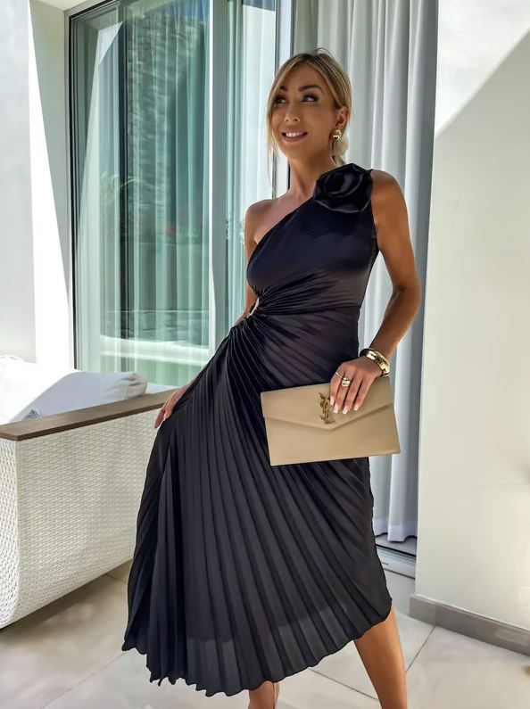 Evelien | One Shoulder Pleated Maxi Dress