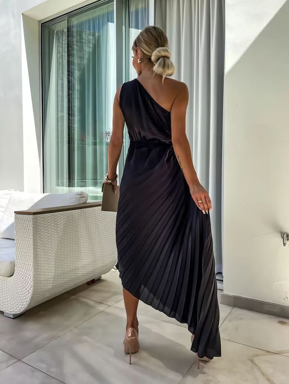 Evelien | One Shoulder Pleated Maxi Dress